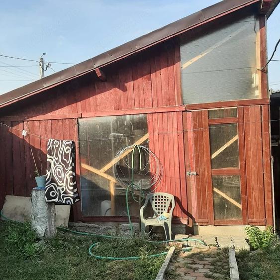 Casă cu Teren 8700 Mp în Căptălan