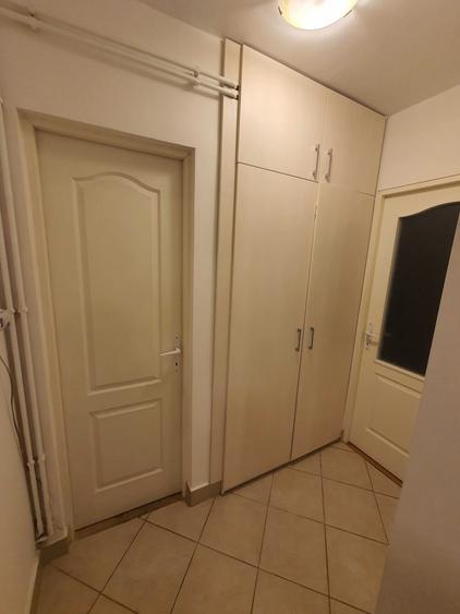 Apartament cu 2 camere decomandat în Cornișa