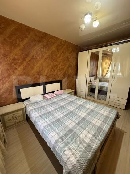 Apartament cu 3 camere semidecomandat, mobilat în Micro 17