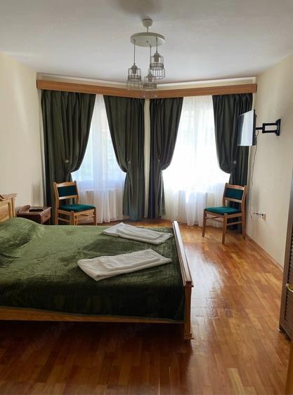 Casă cu 6 camere cu Teren 850 Mp în Central