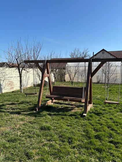 Casă individuală cu 4 camere decomandat cu Canalizare în Sânmihaiu Român