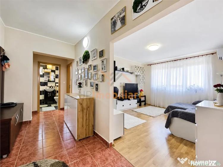 Apartament cu 3 camere decomandat în Sânmartin