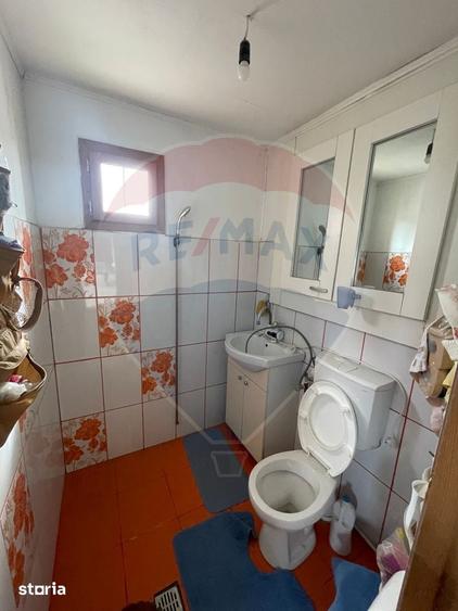 Casă cu 3 camere cu Teren 500 Mp în Central