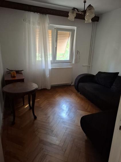 Apartament cu 3 camere în Boul Roșu
