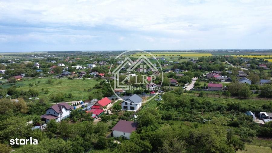 Teren de 15500 mp, în Dascălu