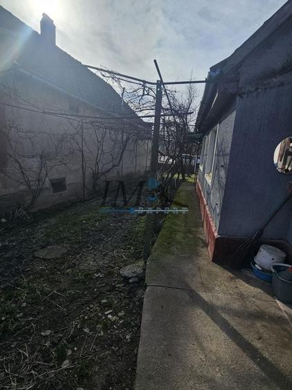 Casă individuală cu 3 camere cu Canalizare în Roșia de Secaș