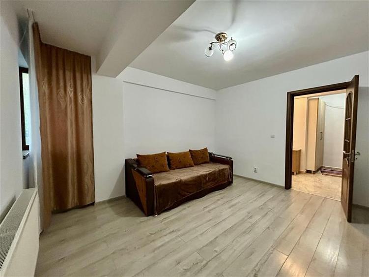 Apartament cu 2 camere decomandat în Aeroport