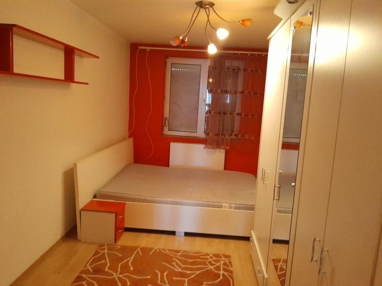 Apartament cu 3 camere decomandat în Vladimirescu
