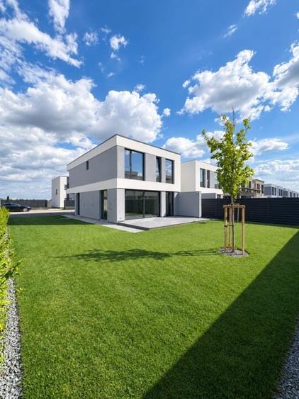 Casă individuală cu 5 camere cu Teren 350 Mp în Tunari