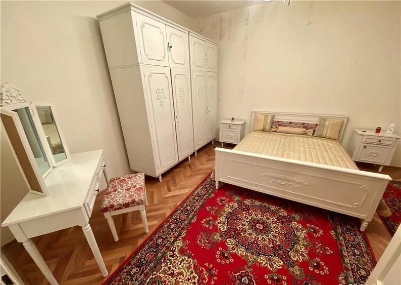 Casă cu 6 camere cu Teren 620 Mp în Exterior Vest