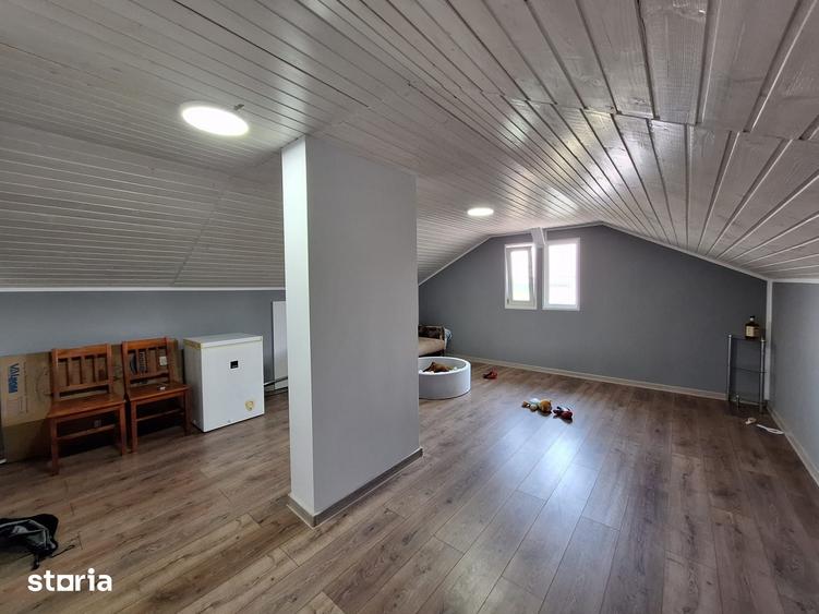 Casă cu 5 camere cu Teren 500 Mp în Șerbănești