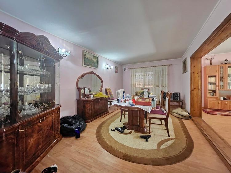 Casă individuală cu 4 camere cu Teren 1676 Mp în Exterior Nord