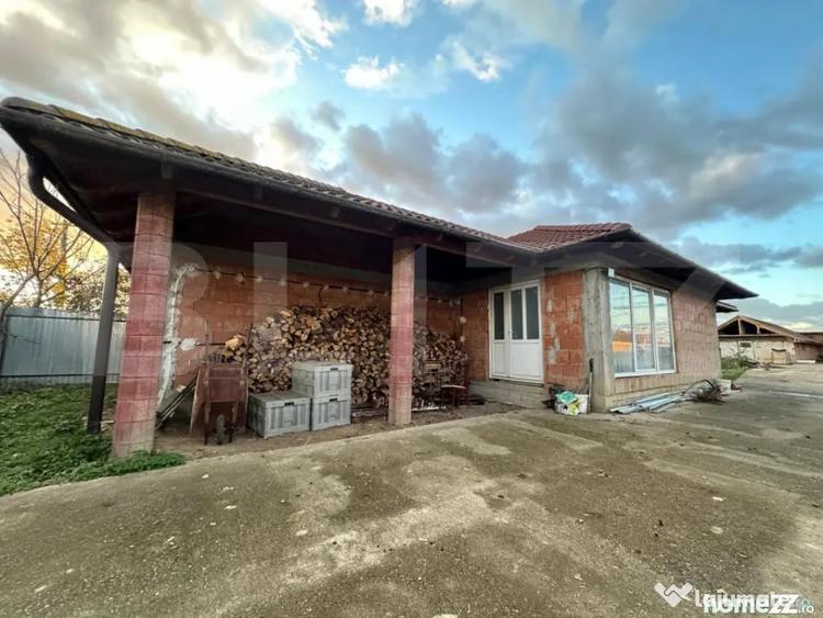 Casă cu 4 camere cu Teren 1500 Mp în Vetiș