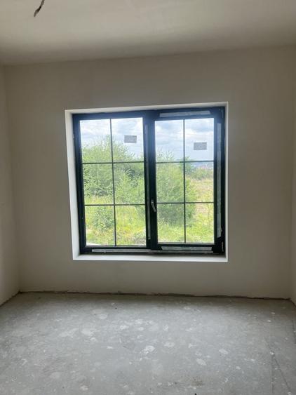 Casă cu 4 camere în Exterior Vest