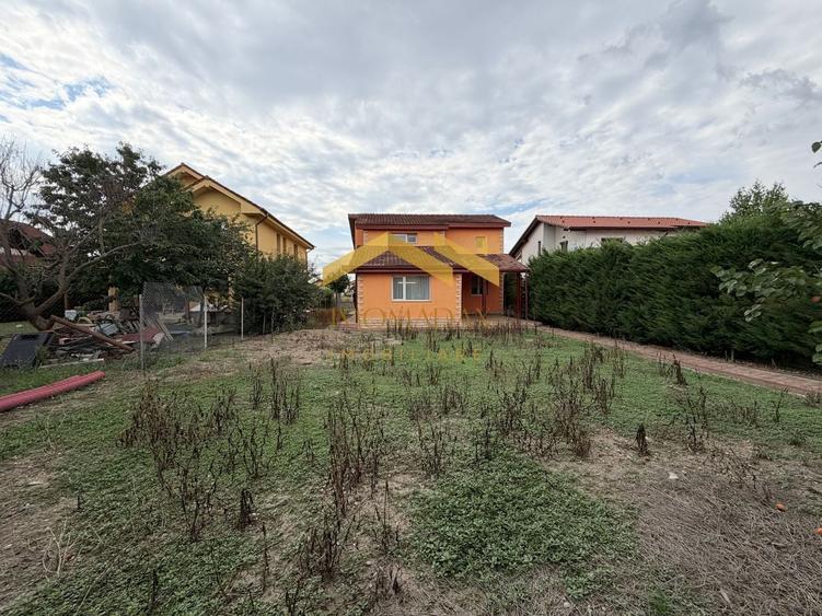 Casă individuală cu 4 camere cu Canalizare în Dumbrăvița