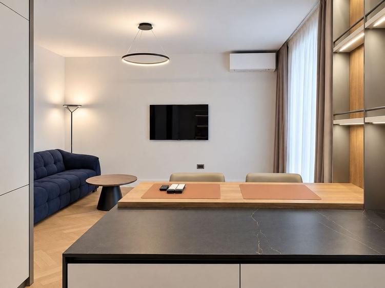 Apartament cu 2 camere, mobilat în Central