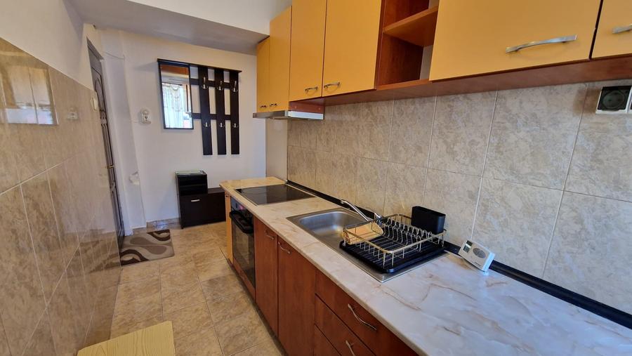 Apartament cu 2 camere semidecomandat, mobilat în Decebal