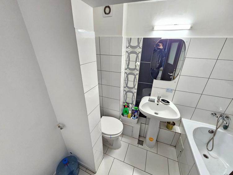 Garsonieră decomandată, mobilată în Muncii