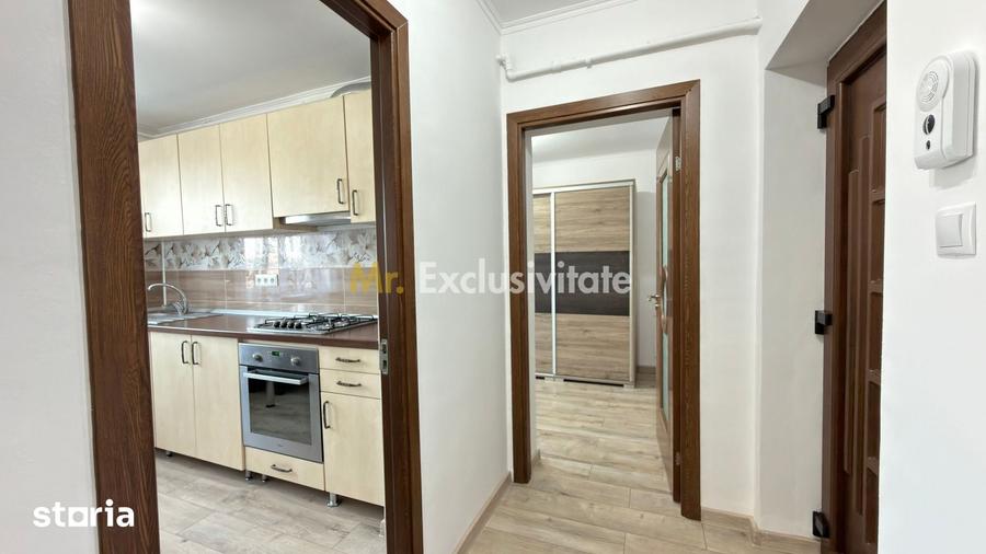 Apartament cu 3 camere semidecomandat în Central