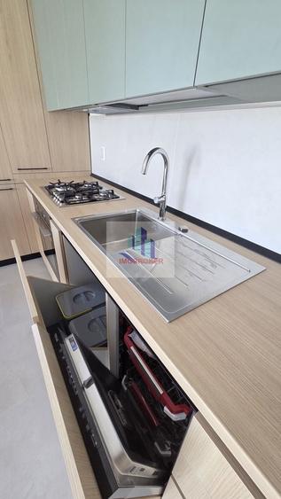 Apartament cu 3 camere semidecomandat, mobilat în Florești