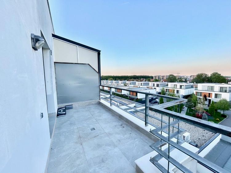 Apartament cu 4 camere decomandat, mobilat în Iancu Nicolae