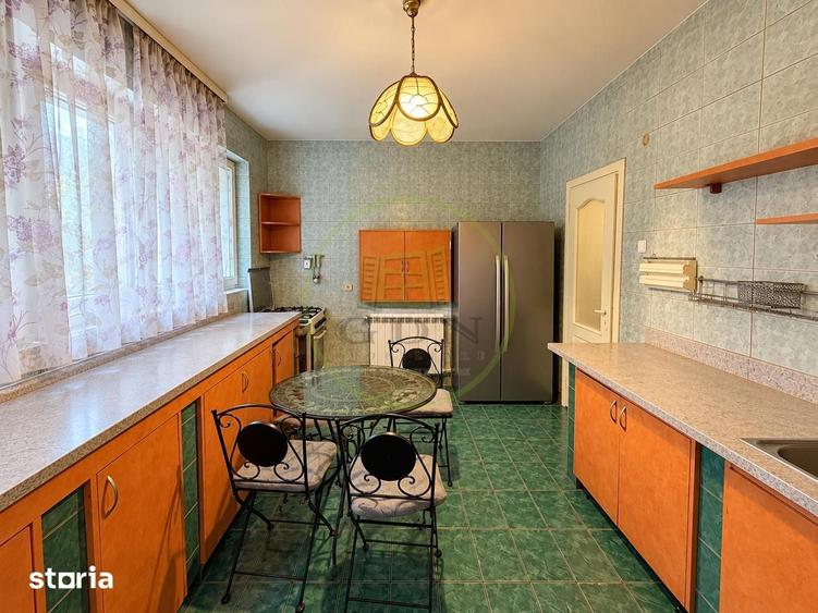 Casă cu 8 camere cu Teren 2732 Mp în Corbeanca