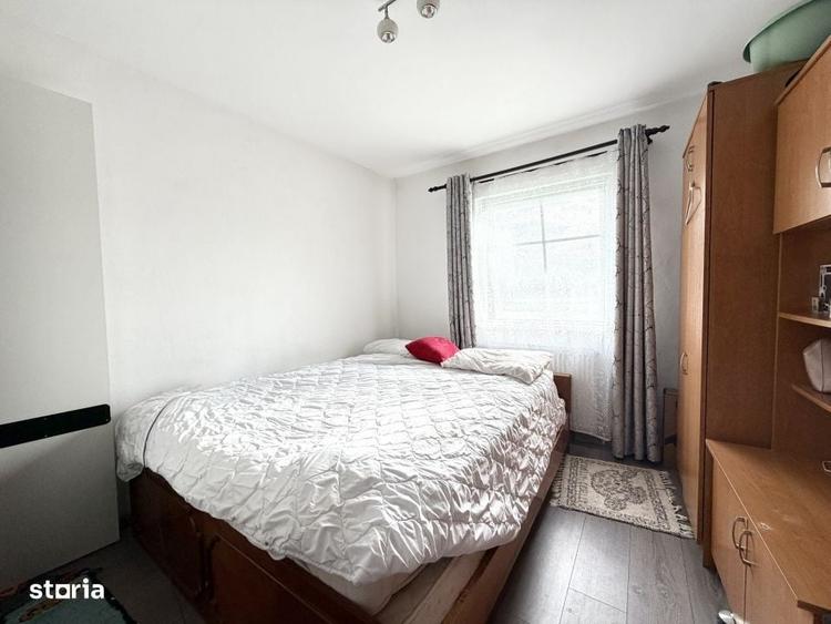 Casă cu 4 camere cu Teren 735 Mp în Sânmihaiu Român