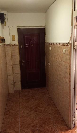 Apartament cu 2 camere decomandat în Tractorul