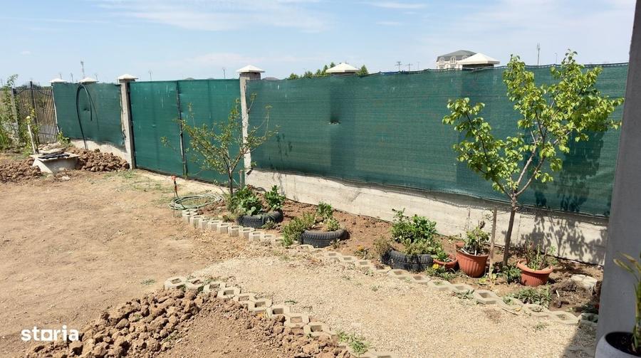 Casă cu 3 camere decomandat în Bâcu
