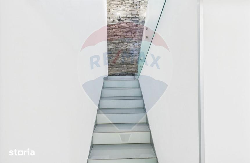 Apartament cu 5 camere în Tineretului