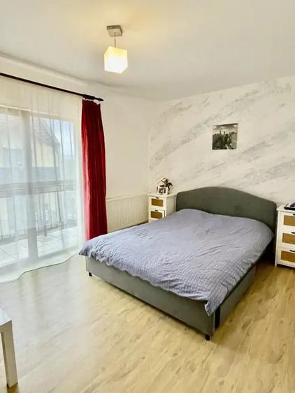 Apartament cu 3 camere decomandat în Câmpului