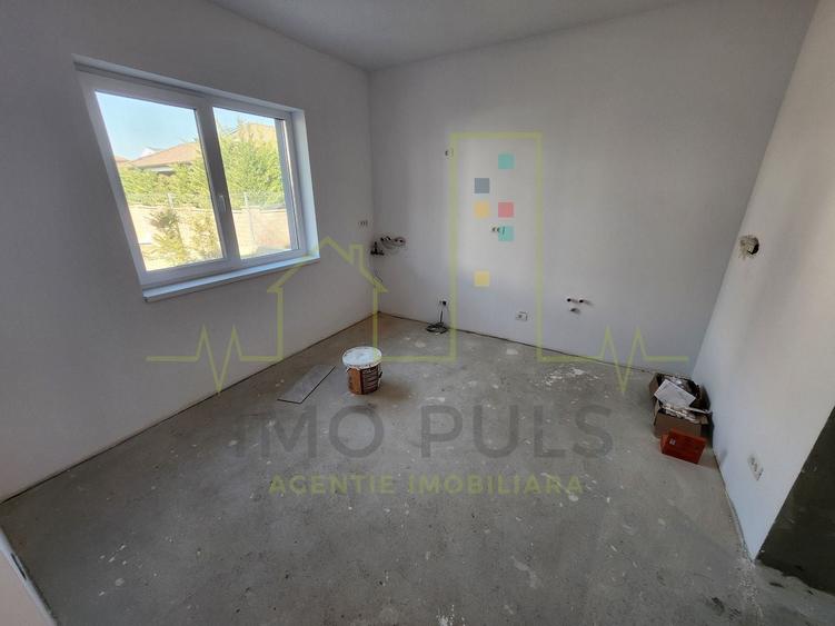 Duplex cu 5 camere cu Canalizare în Dumbrăvița