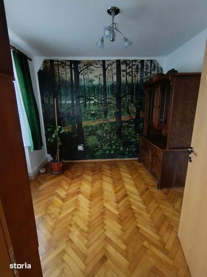Apartament cu 4 camere în Săsar