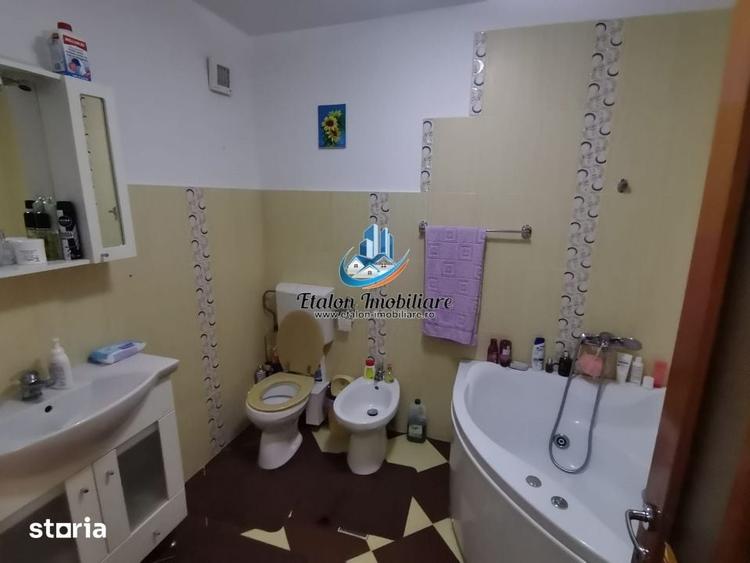 Apartament cu 4 camere decomandat în Calea Romanului