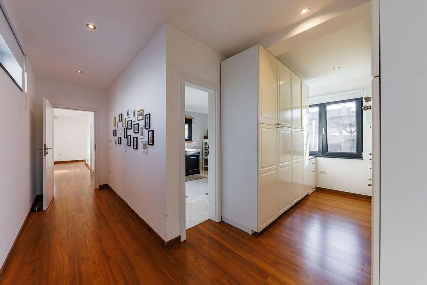 Casa cu Personalitate – Un Amestec Fascinant de Stil Istoric și Contemporan - 16