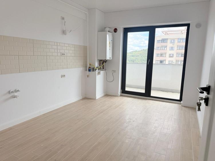 Apartament cu 3 camere decomandat în Nicolina