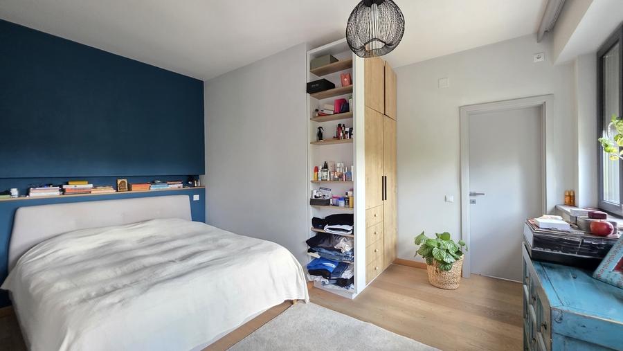 Apartament cu 3 camere semidecomandat în Sud