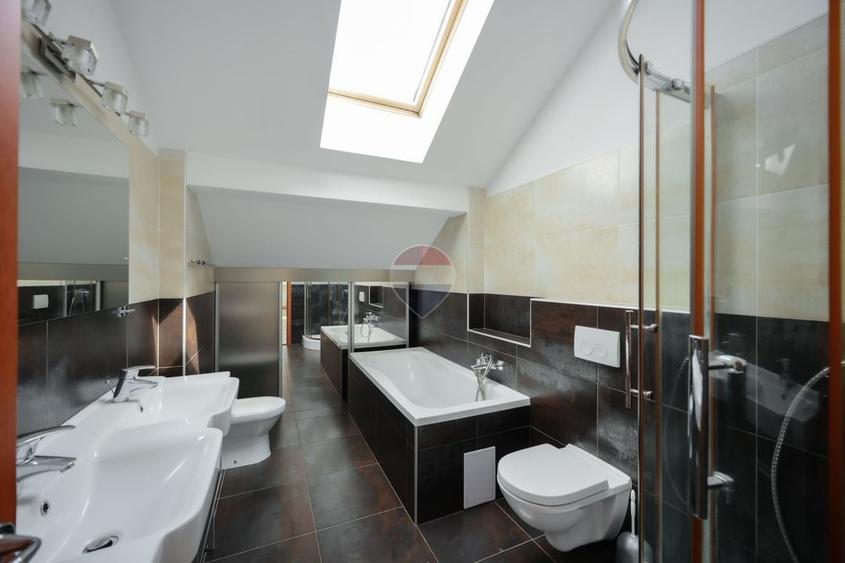 Penthouse cu 4 camere decomandat, mobilat în Nufărul