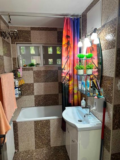 Apartament cu 3 camere semidecomandat în Ultracentral