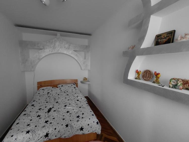Apartament cu 2 camere semidecomandat, mobilat în 9 Mai