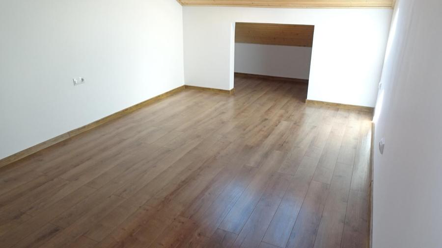 Duplex cu 3 camere cu Canalizare în Ultracentral