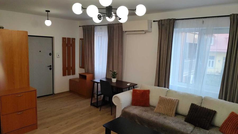 Apartament cu 2 camere semidecomandat în Central