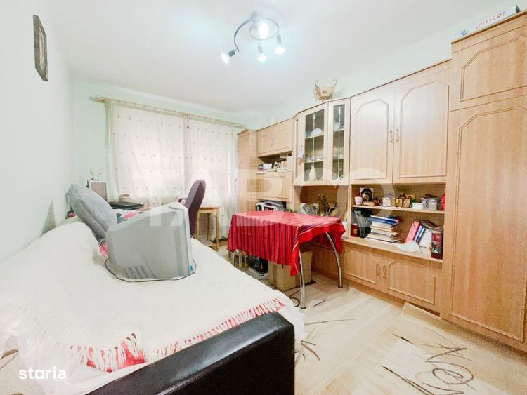 Apartament cu 4 camere decomandat, mobilat în Plopilor