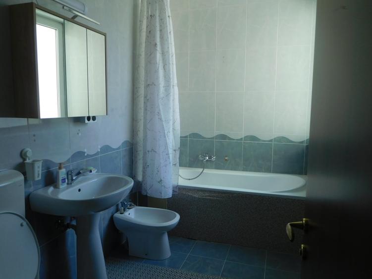 Apartament cu 3 camere decomandat în Grigorescu