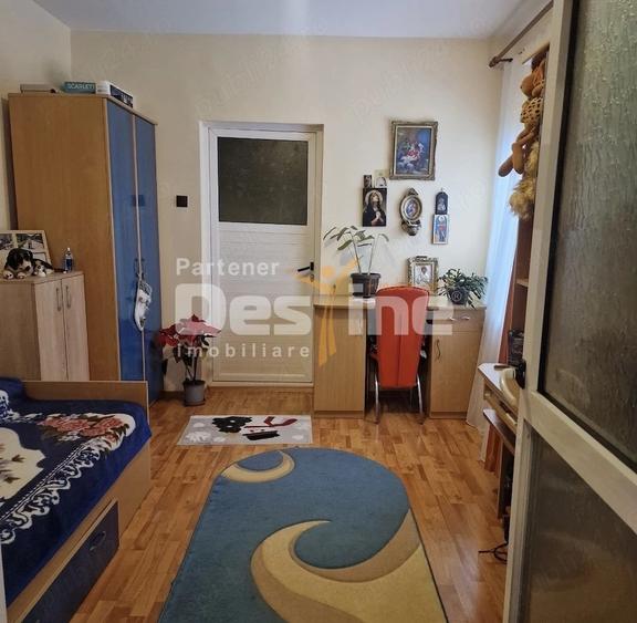 Casă individuală cu 4 camere cu Canalizare în Chitila