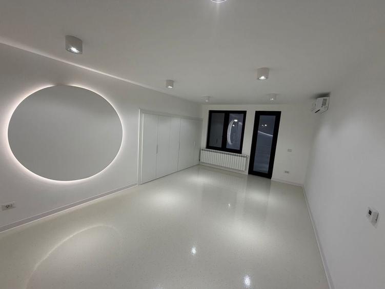 Spațiu comercial, de 270 mp, în Central