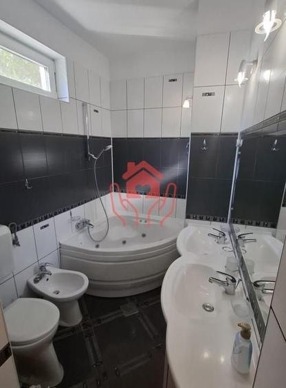 Apartament cu 6 camere semidecomandat, mobilat în Gara de Nord