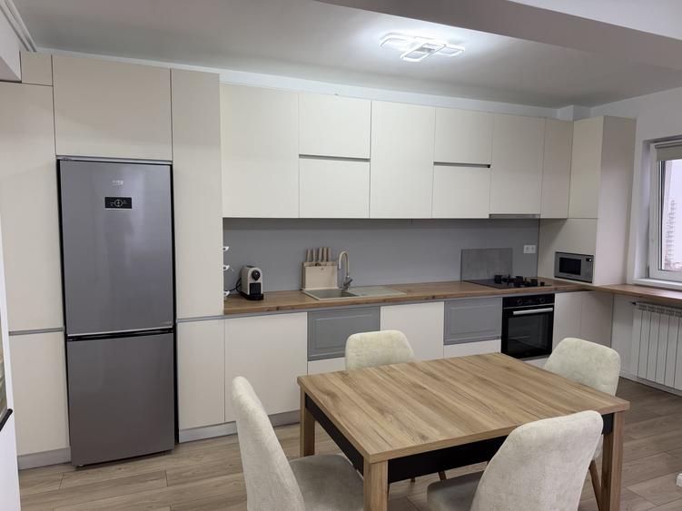 Apartament cu 3 camere decomandat, mobilat în Mihai Viteazul