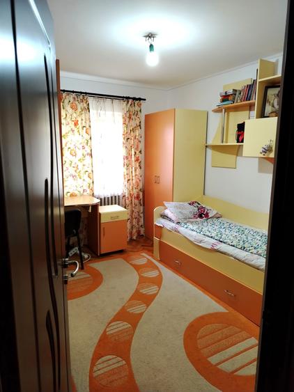 Apartament cu 3 camere decomandat în Exterior Nord