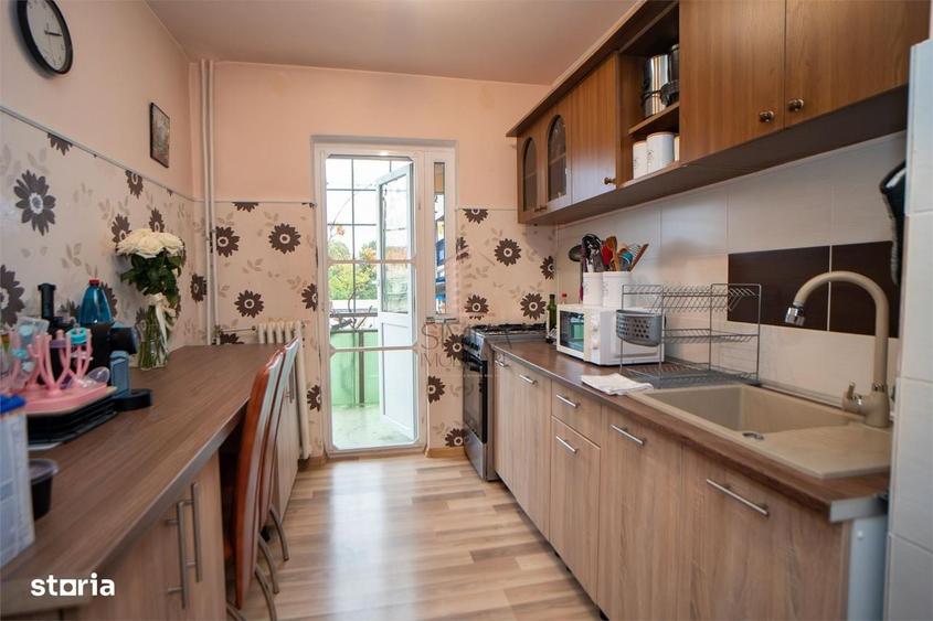 Apartament cu 3 camere decomandat în Rogerius